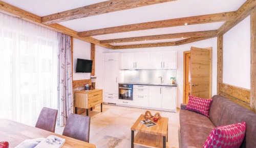 Apartment with Garden View