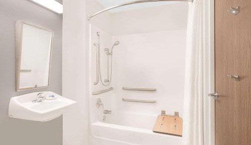 Queen Room with Two Queen Beds and Roll-In Shower - Mobility/Hearing Accessible - Non-Smoking