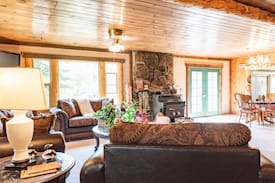 Marble Bed & Breakfast | Inn at Raspberry Ridge - Entire Lodge