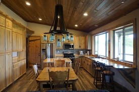 Jamestown House | Agape Bee Retreat