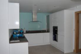 Ballycastle House | AQUA LODGE BALLYCASTLE