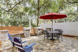 Harbour Town Villa | 823 Ketch Court - Sea Pines Townhouse in Harbourtown-Quick walk to the Marina
