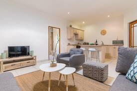 Franschhoek Apartment | ~Village Artisan Apartment~