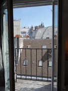 Palais-Royal Apartment | Chambre de bonne - quartier du Louvre