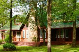 Broken Bow Cabin | Dancing Daisy Lodge