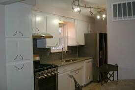 Cuyahoga County House | Rocky River Quiet Ranch Entire Home