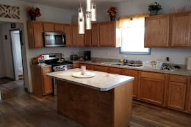 Veedersburg House | Florey Hilltop Bed and Breakfast