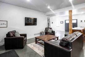 Niles House | Complete Privacy! - Indoor pool & gym!