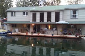 Vancouver Boat Rental | Floating Home on the Columbia