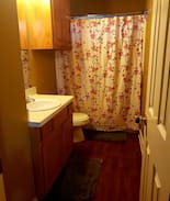 Forest Hill House | ❤️Prosperity room , 40" HD, Disn+, Netflix, Coffee