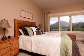 Crawford House | Buckskin Getaway