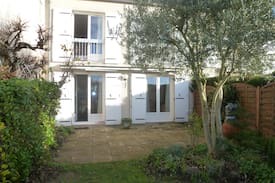 Herouville-Saint-Clair House | Clos St Hubert , en face du bois de la garenne