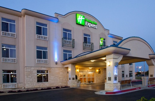 Bastrop Hotel | Holiday Inn Express Hotel and Suites Bastrop, an Ihg Hotel