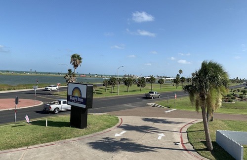 Rockport Hotel | Days Inn by Wyndham Rockport Texas