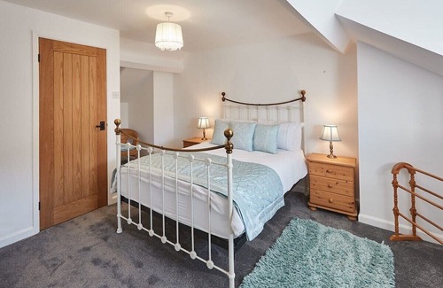 Sewerby House | Host & Stay | Low Barn Cottage