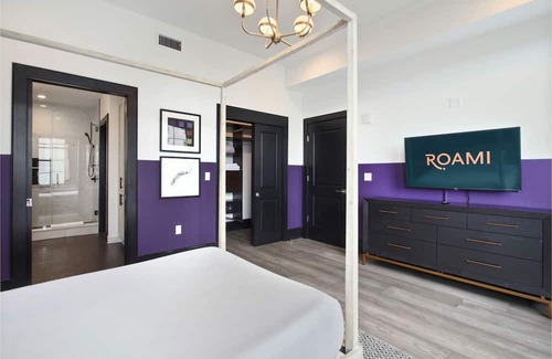 Central Business District House | Roami at The Brandywine | Heated Pool |4 Bed Combo