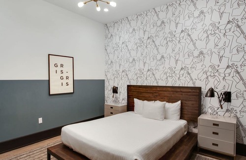 Central Business District House | Roami at The Brandywine | Heated Pool |4 Bed Combo