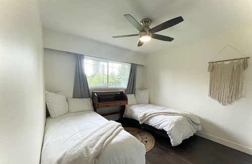 Prince George House | King Beds on In-Town Greenbelt!