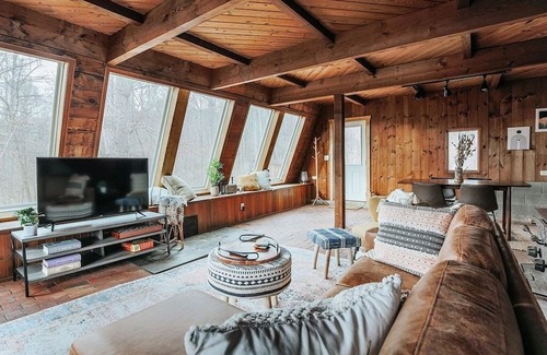 Shipman Cabin | Acute Lodge: Boho, Romantic Getaway in Nelson Co.