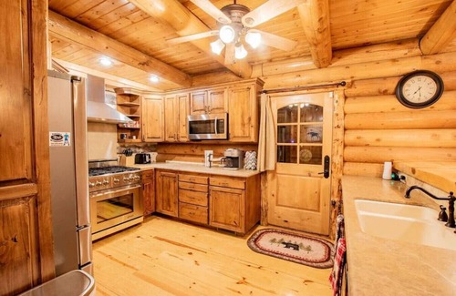 Highland Cabin | The Moose & Bear Cabin at Timpanogos
