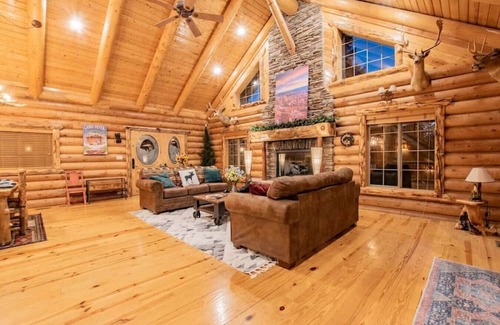 Highland Cabin | The Moose & Bear Cabin at Timpanogos