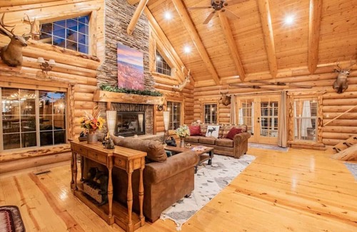 Highland Cabin | The Moose & Bear Cabin at Timpanogos