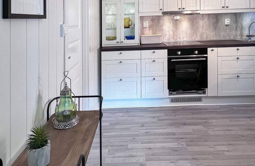 Trany House | 4 person holiday home in Stonglandseidet