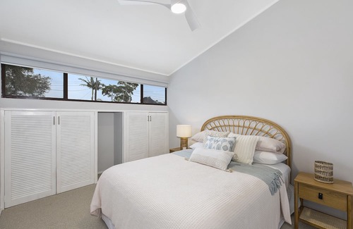 Shelly Beach House | Beautifully Renovated Beach Cottage Backing Onto Shelly Beach Golf Course