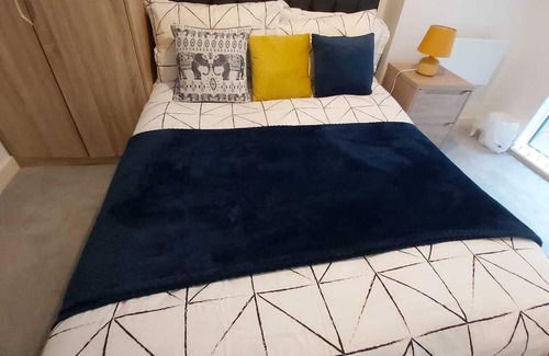 Hatfield Apartment | Global Boutique Relocation Hatfield 2 Bed Apt near Station W/Free Parking