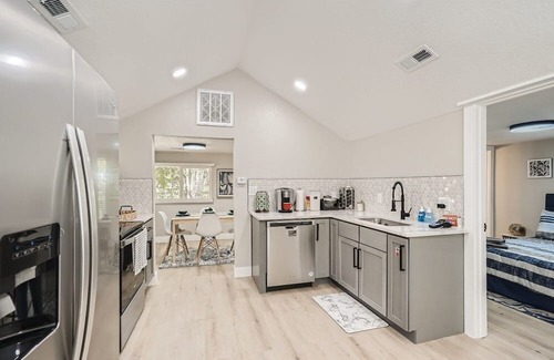 Kipling House | Updated Clean Retreat Next to Beautiful Creek and Trail