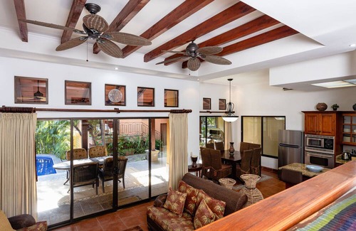 Tamarindo House | Secluded Luxury Retreat 100m from Beach w/ Private Pool & Courtyard!