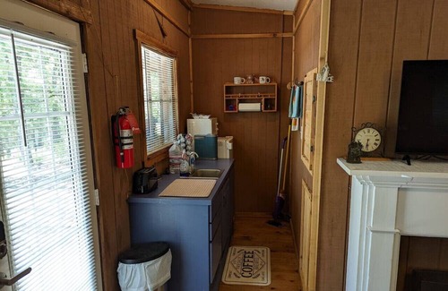Canton Cabin | Lonesome Dove Near First Monday Trade Days