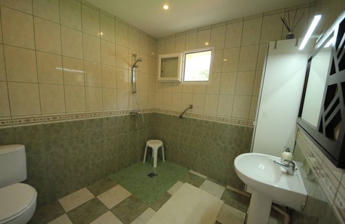 Eauze House | Gîte Papyrus 2 Pers - Piscine, Confort & Nature - Au Petit Bernerot