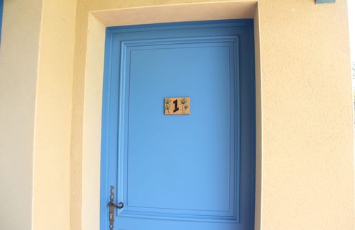 Eauze House | Gîte Papyrus 2 Pers - Piscine, Confort & Nature - Au Petit Bernerot