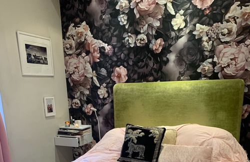 Royal Borough of Kensington and Chelsea Apartment | Prime Location High St Kensington Victorian Raised Ground Flat Private Terrace