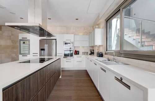 San Eugenio Villa | Stunning Modern Villa, heated Infinity Pool, Lift, GYM, Sauna, Jacuzzi & air con