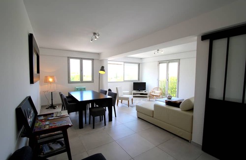 Saint-Tropez Apartment | Saint-Tropez apartment with sea view 5 minutes from the port