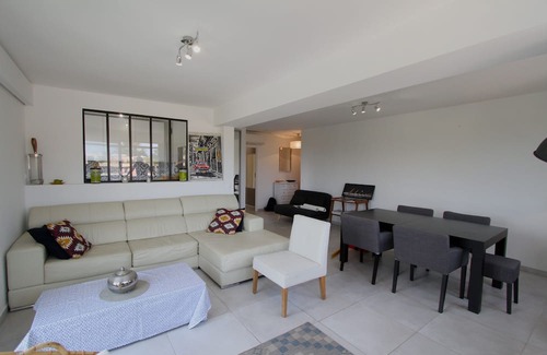 Saint-Tropez Apartment | Saint-Tropez apartment with sea view 5 minutes from the port
