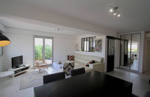 Saint-Tropez Apartment | Saint-Tropez apartment with sea view 5 minutes from the port