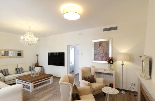Sitges Town Center Villa | Sitges Centre Mediterranean House- 5 Bed/4 Bath/Private Pool- Sleeps up to 11