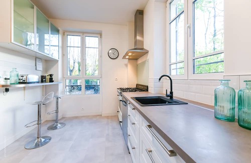 Champrosay House | middle-class house
