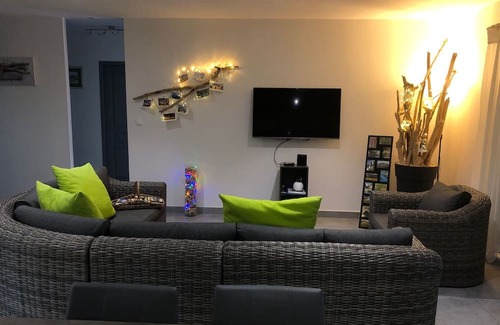 Saint-Marcel-de-Careiret House | Mapokia air-conditioned villa with private heated pool near Uzès.