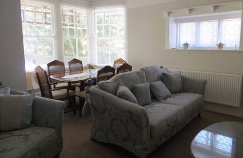 Westgate-on-Sea Apartment | Spacious Modern Holiday Apartment in the heart of Westgate-on-Sea