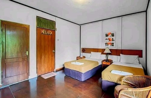 Megamendung Hotel | GG House Happy Valley