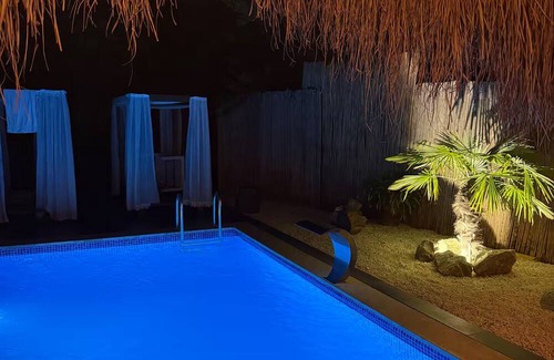 Kartepe Villa | Sıcak Havuzlu Şömineli Jakuzili Villa