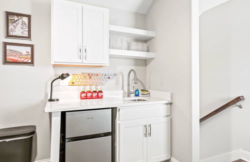 Clarksville House | Adam's Downtown Retreat w/Rooftop Access