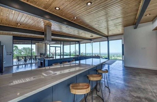 Fredericksburg House | A Thousand Stars: Pool+hot Tub, Views