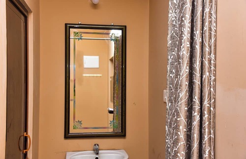 Thirukadaiyur Hotel | Temple View Residency