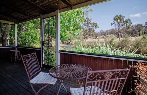 Tenterfield Cabin | Glenrock Gardens Rustic Cottage