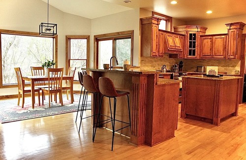 Russell House | Spacious 5-bedroom house with Chefs Kitchen and game room in Pleasant Prairie